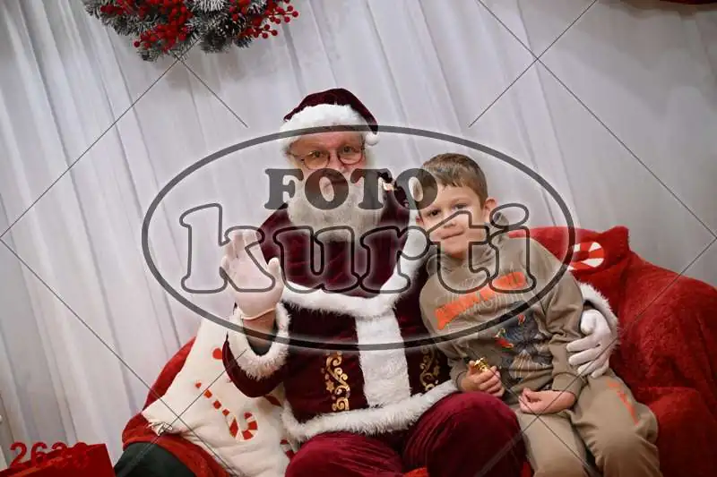 20.12. 15 00 DO 20 00 1 - FotoKurti