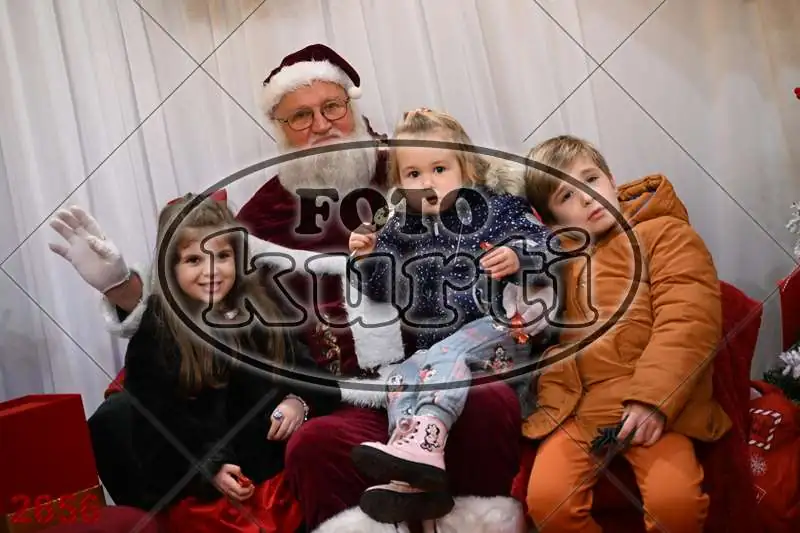 20.12. 15 00 DO 20 00 9 - FotoKurti