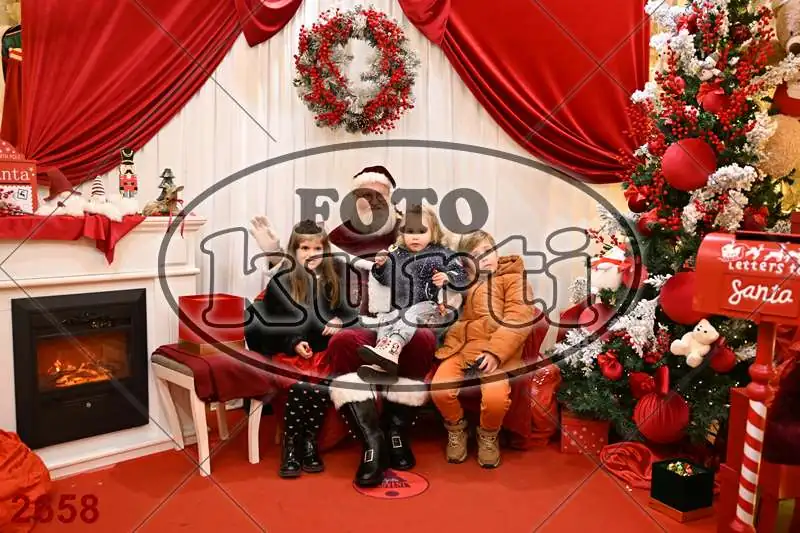 20.12. 15 00 DO 20 00 11 - FotoKurti
