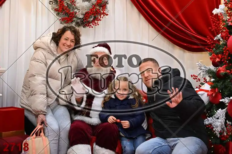 20.12. 15 00 DO 20 00 11 - FotoKurti