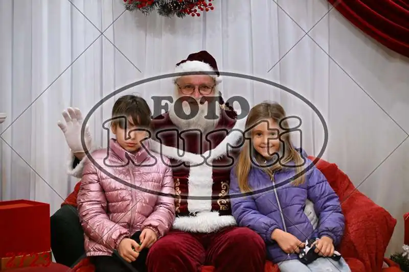 20.12. 15 00 DO 20 00 4 - FotoKurti
