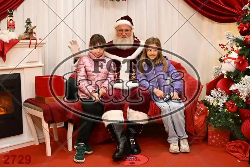 20.12. 15 00 DO 20 00 10 - FotoKurti