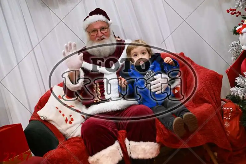 20.12. 15 00 DO 20 00 4 - FotoKurti