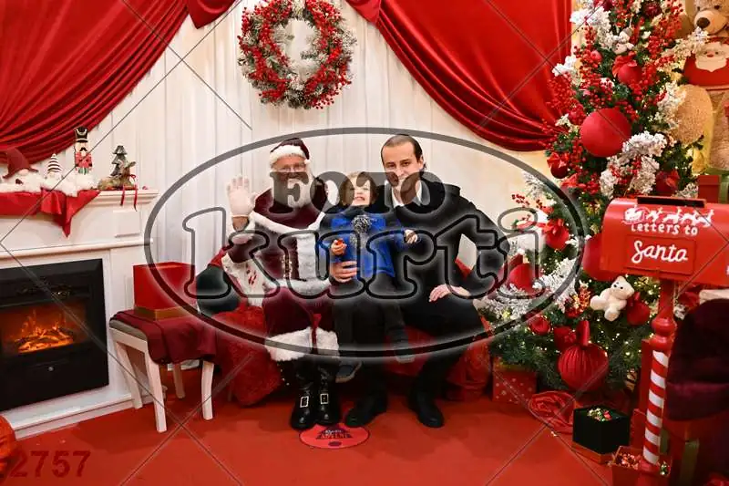 20.12. 15 00 DO 20 00 2 - FotoKurti