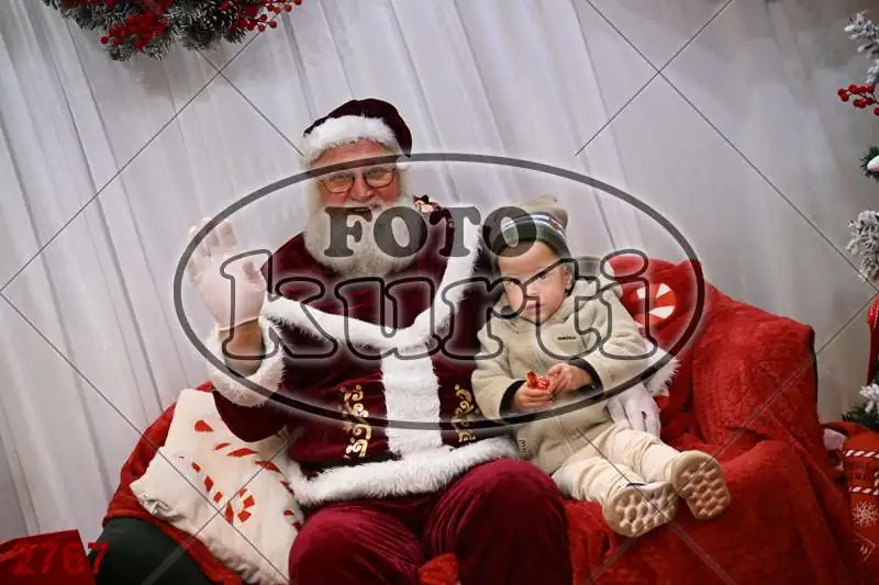 20.12. 15 00 DO 20 00 12 - FotoKurti