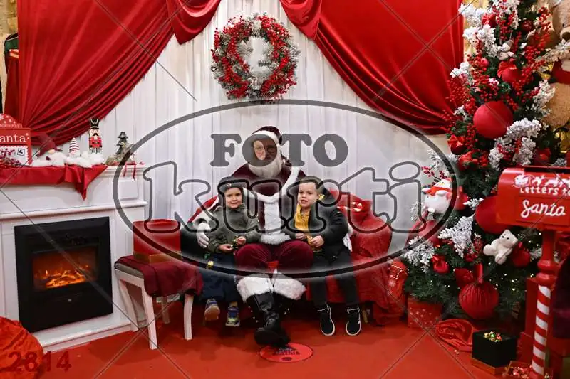 20.12. 15 00 DO 20 00 11 - FotoKurti