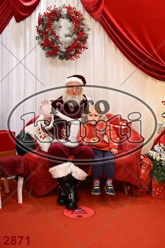 20.12. 15 00 DO 20 00 8 - FotoKurti