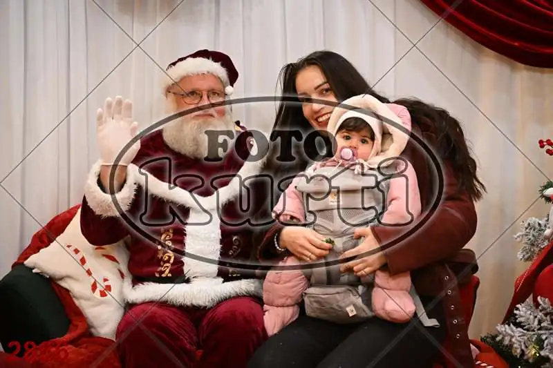 20.12. 15 00 DO 20 00 11 - FotoKurti