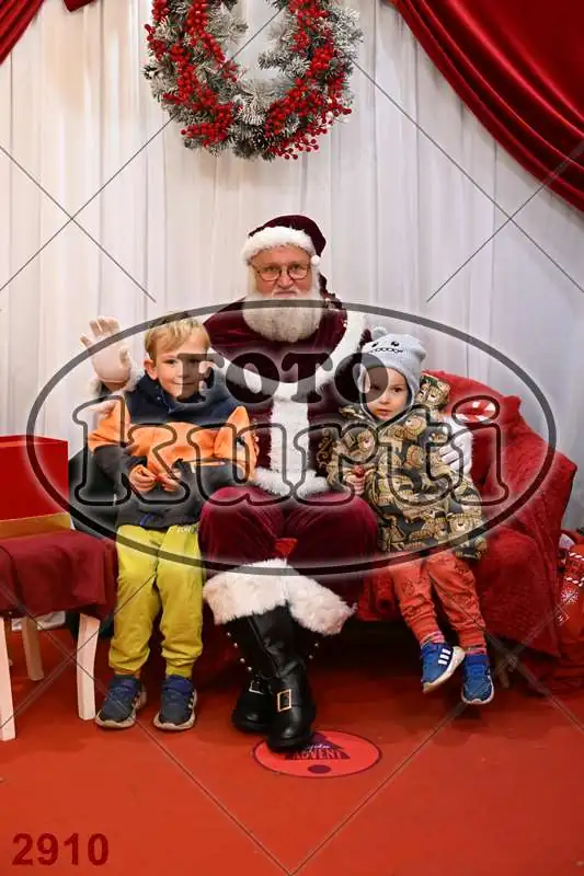 20.12. 15 00 DO 20 00 11 - FotoKurti