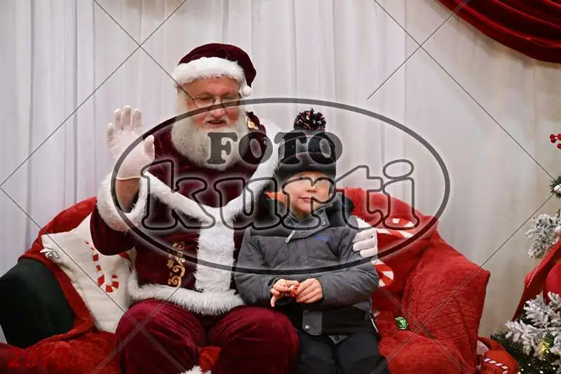 20.12. 15 00 DO 20 00 2 - FotoKurti