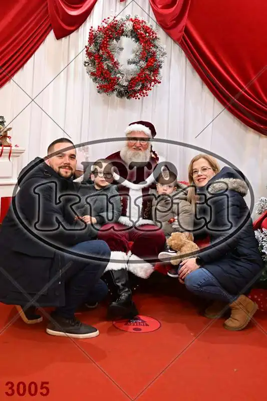 20.12. 15 00 DO 20 00 10 - FotoKurti