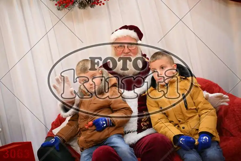20.12. 15 00 DO 20 00 8 - FotoKurti