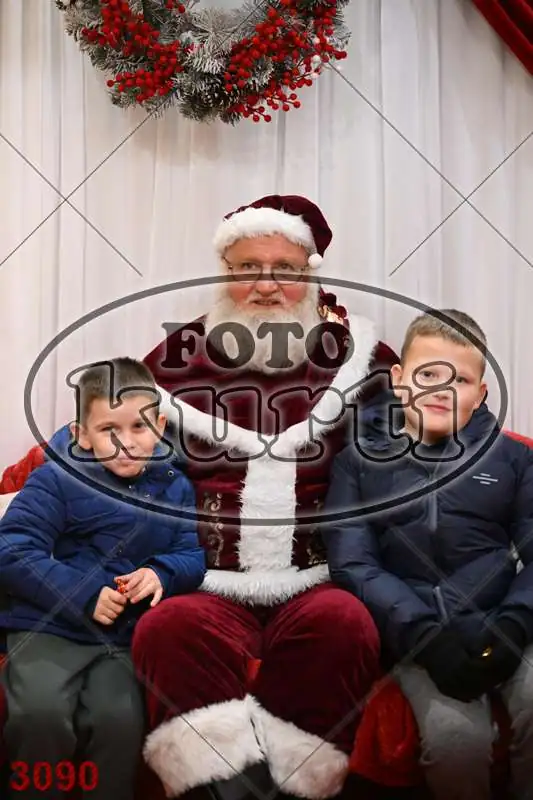 20.12. 15 00 DO 20 00 11 - FotoKurti