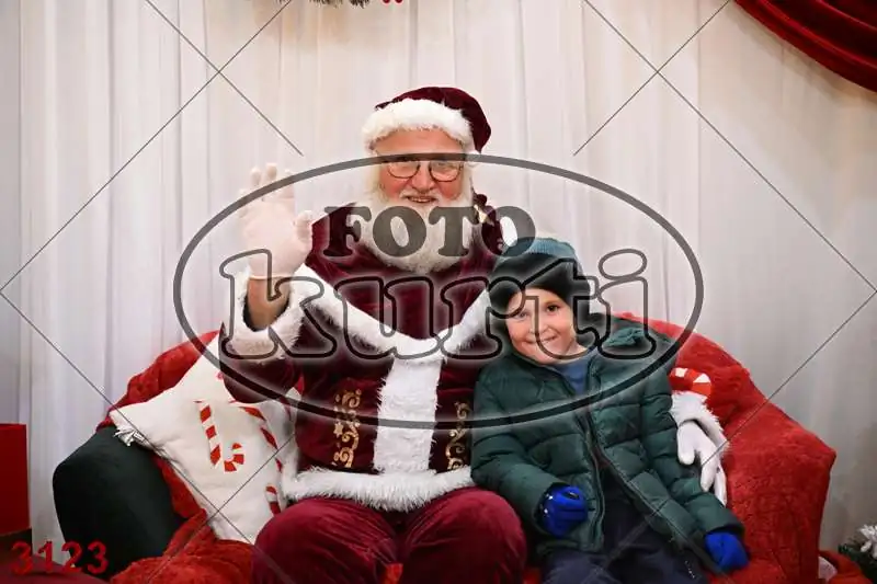 20.12. 15 00 DO 20 00 8 - FotoKurti