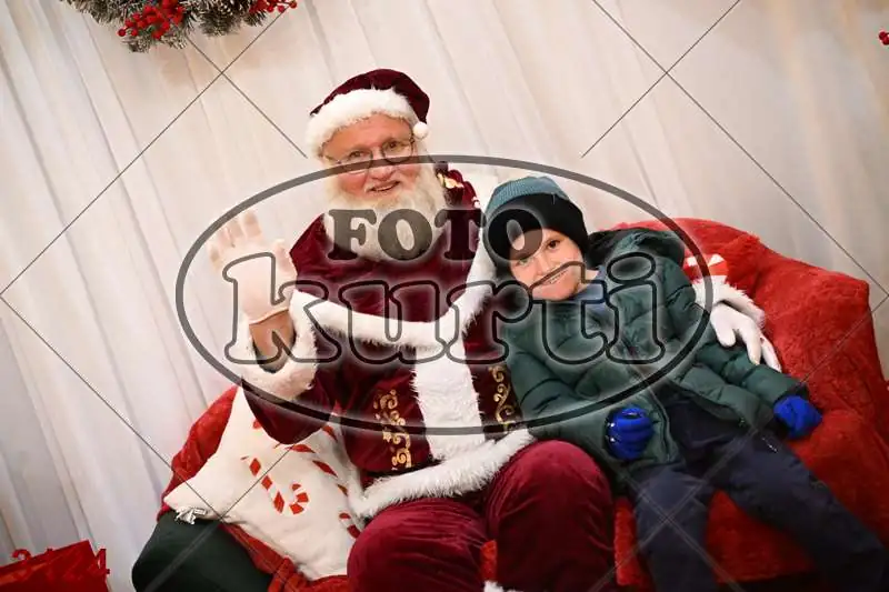 20.12. 15 00 DO 20 00 9 - FotoKurti