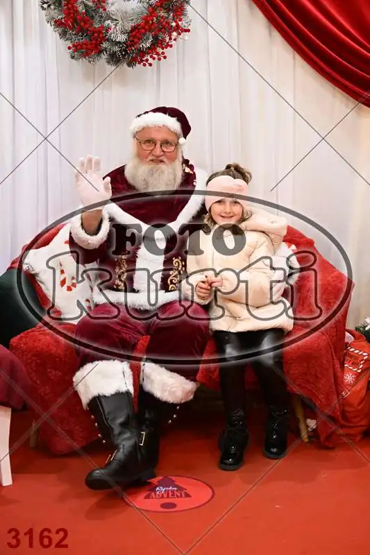 20.12. 15 00 DO 20 00 11 - FotoKurti