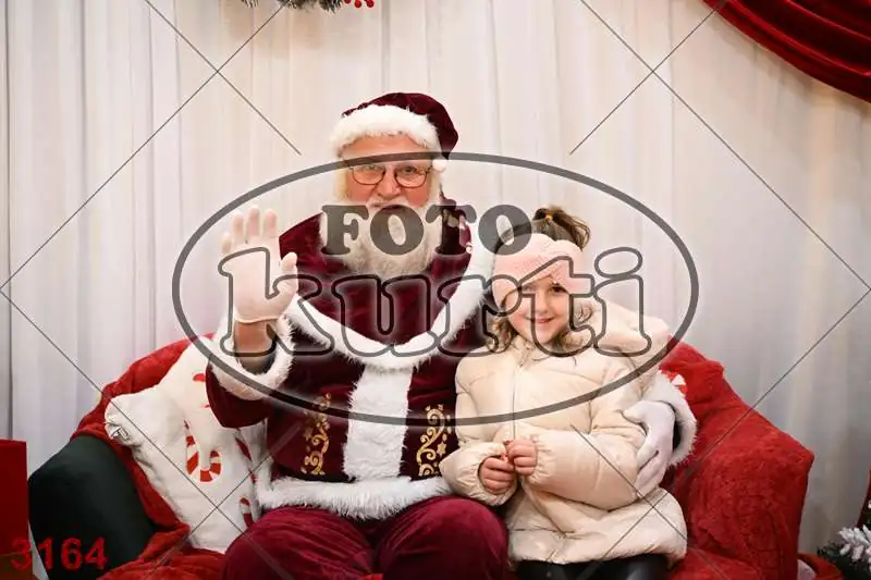 20.12. 15 00 DO 20 00 1 - FotoKurti