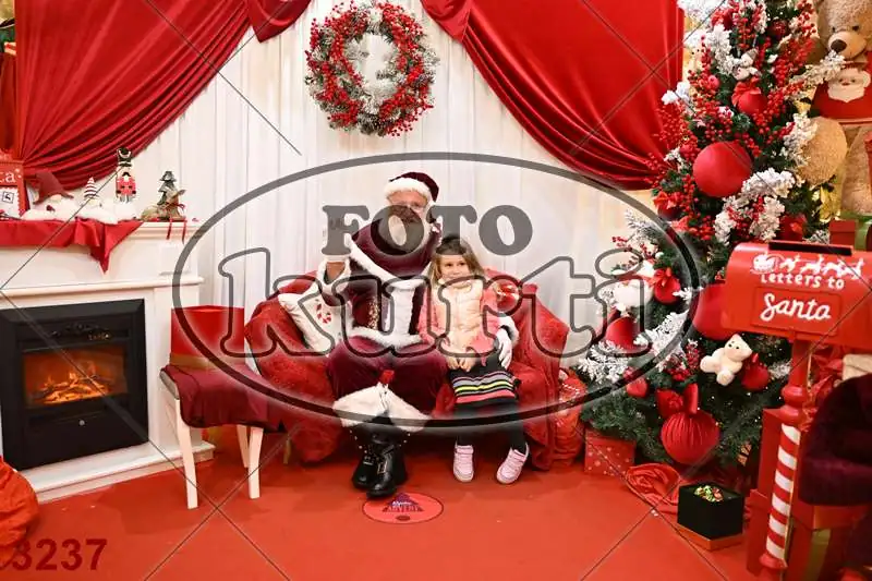 20.12. 15 00 DO 20 00 2 - FotoKurti