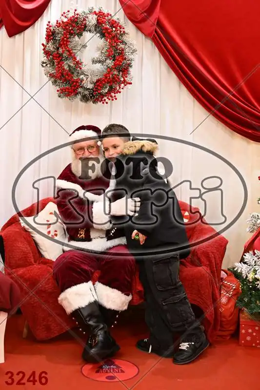 20.12. 15 00 DO 20 00 11 - FotoKurti