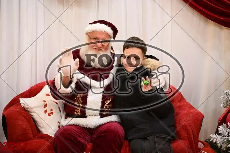 20.12. 15 00 DO 20 00 4 - FotoKurti