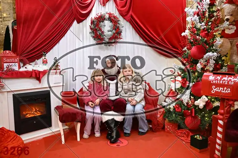 20.12. 15 00 DO 20 00 7 - FotoKurti
