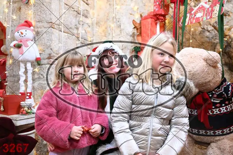 20.12. 15 00 DO 20 00 8 - FotoKurti