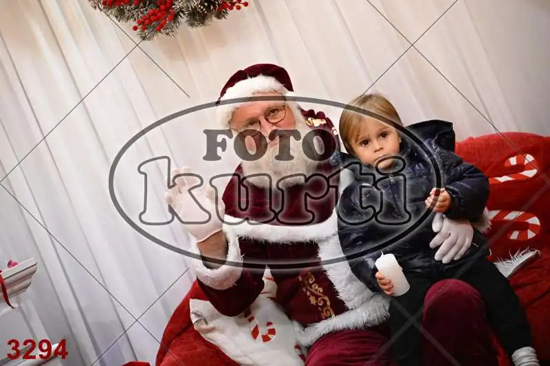 20.12. 15 00 DO 20 00 11 - FotoKurti