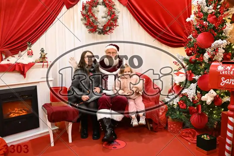 20.12. 15 00 DO 20 00 8 - FotoKurti