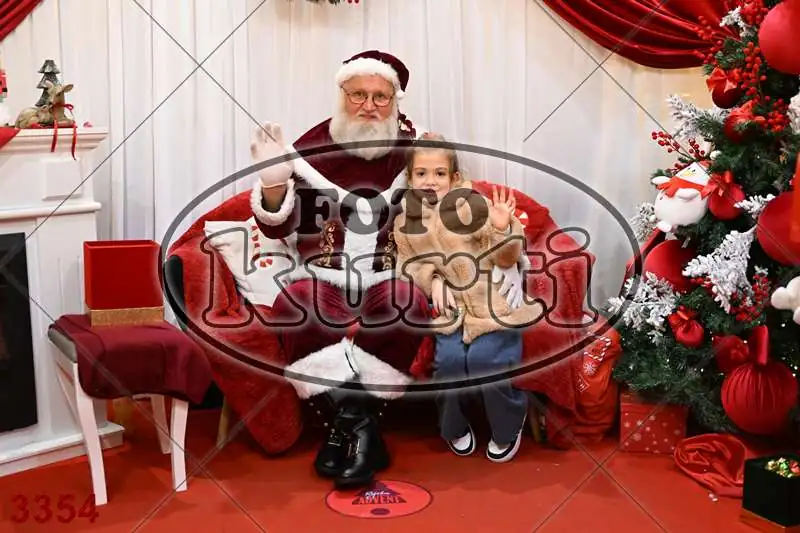 20.12. 15 00 DO 20 00 11 - FotoKurti