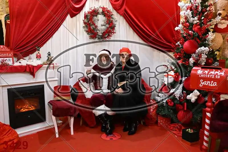 20.12. 15 00 DO 20 00 2 - FotoKurti