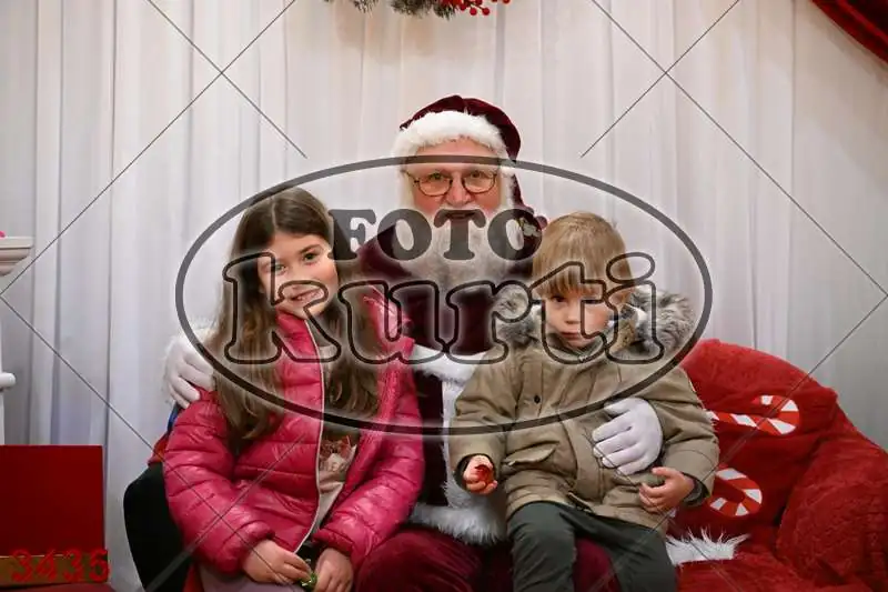 20.12. 15 00 DO 20 00 8 - FotoKurti