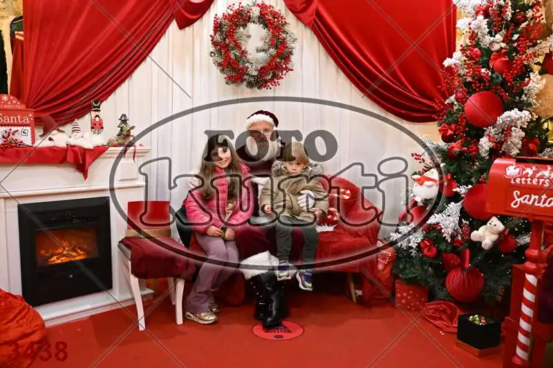 20.12. 15 00 DO 20 00 11 - FotoKurti