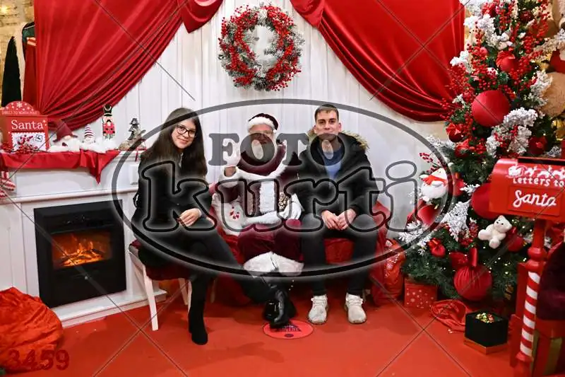 20.12. 15 00 DO 20 00 8 - FotoKurti