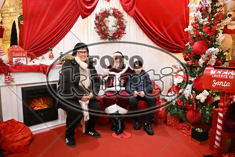 20.12. 15 00 DO 20 00 2 - FotoKurti