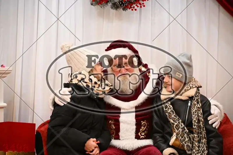 20.12. 15 00 DO 20 00 11 - FotoKurti