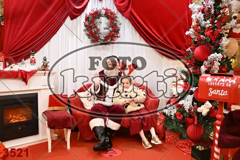 20.12. 15 00 DO 20 00 10 - FotoKurti