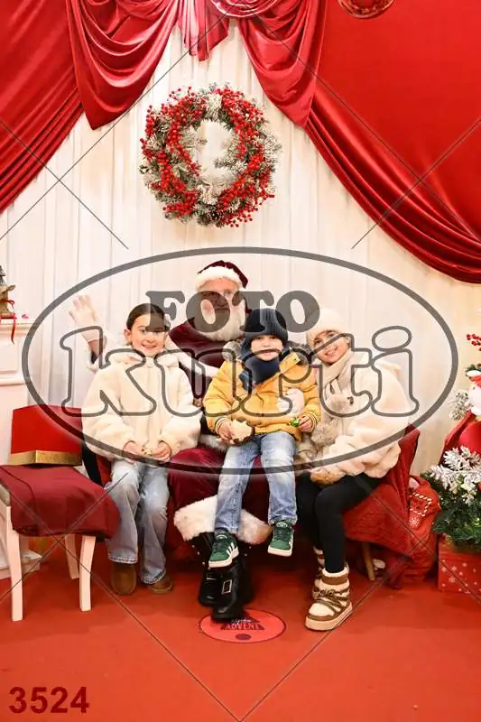 20.12. 15 00 DO 20 00 1 - FotoKurti