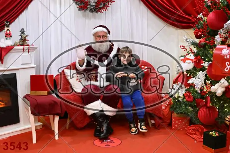 20.12. 15 00 DO 20 00 8 - FotoKurti