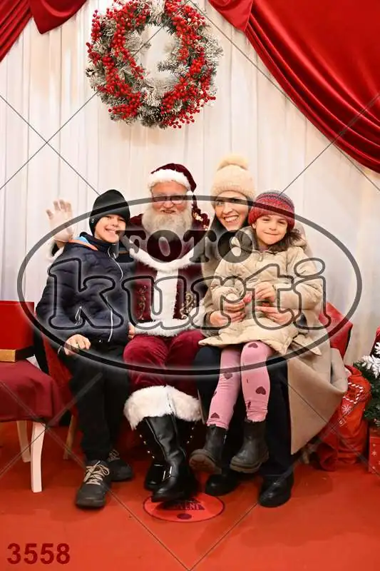 20.12. 15 00 DO 20 00 11 - FotoKurti
