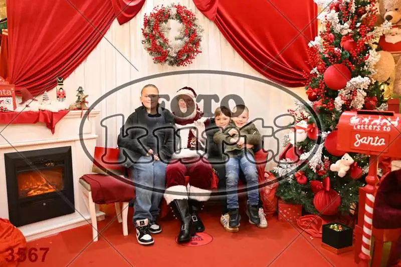 20.12. 15 00 DO 20 00 8 - FotoKurti
