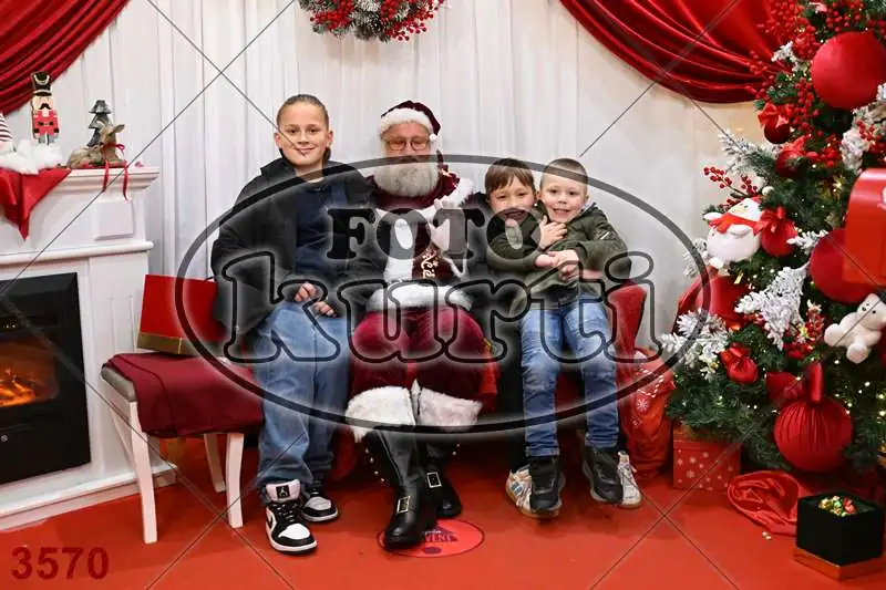 20.12. 15 00 DO 20 00 11 - FotoKurti