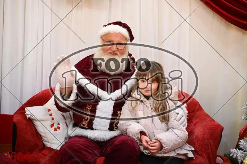 20.12. 15 00 DO 20 00 8 - FotoKurti