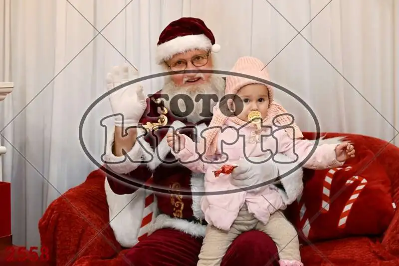 21.12. 15 00 DO 17 30 11 - FotoKurti