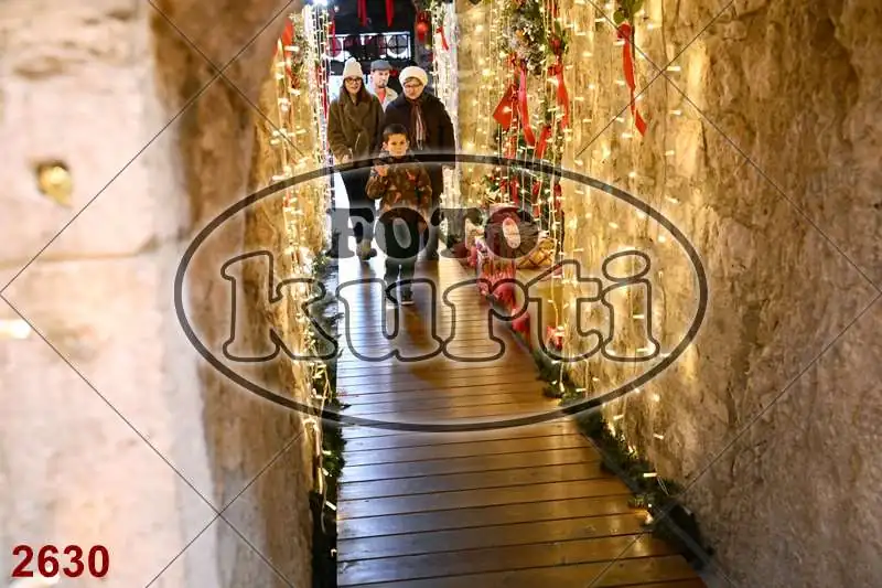 21.12. 15 00 DO 17 30 11 - FotoKurti