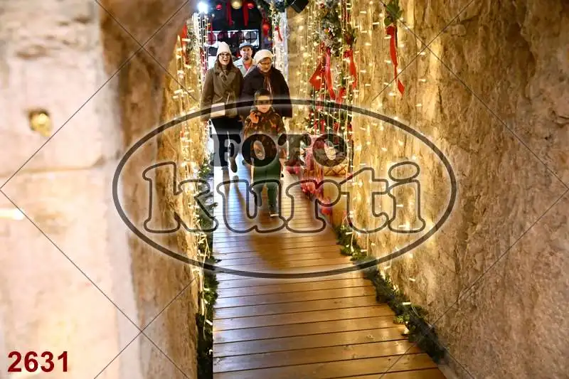 21.12. 15 00 DO 17 30 12 - FotoKurti