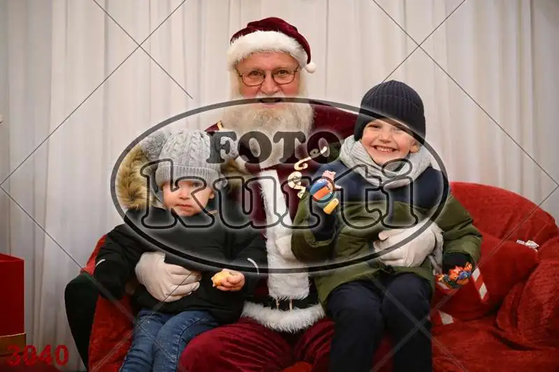 21.12. 17 30 DO 20 00 11 - FotoKurti