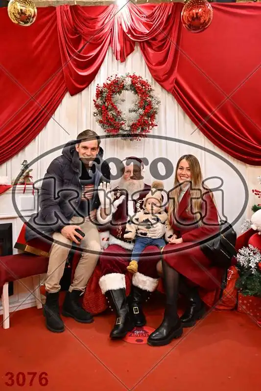 21.12. 17 30 DO 20 00 11 - FotoKurti