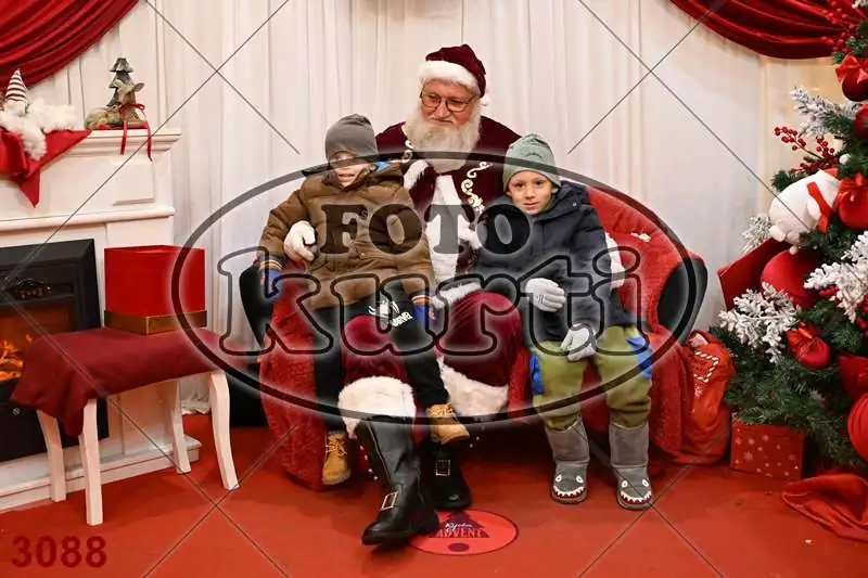 21.12. 17 30 DO 20 00 11 - FotoKurti