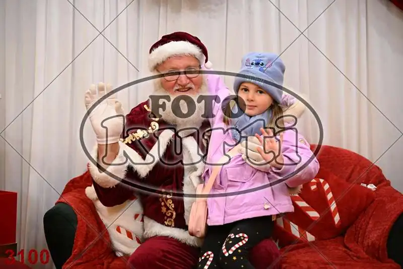 21.12. 17 30 DO 20 00 11 - FotoKurti