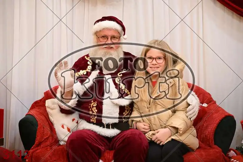 21.12. 17 30 DO 20 00 11 - FotoKurti